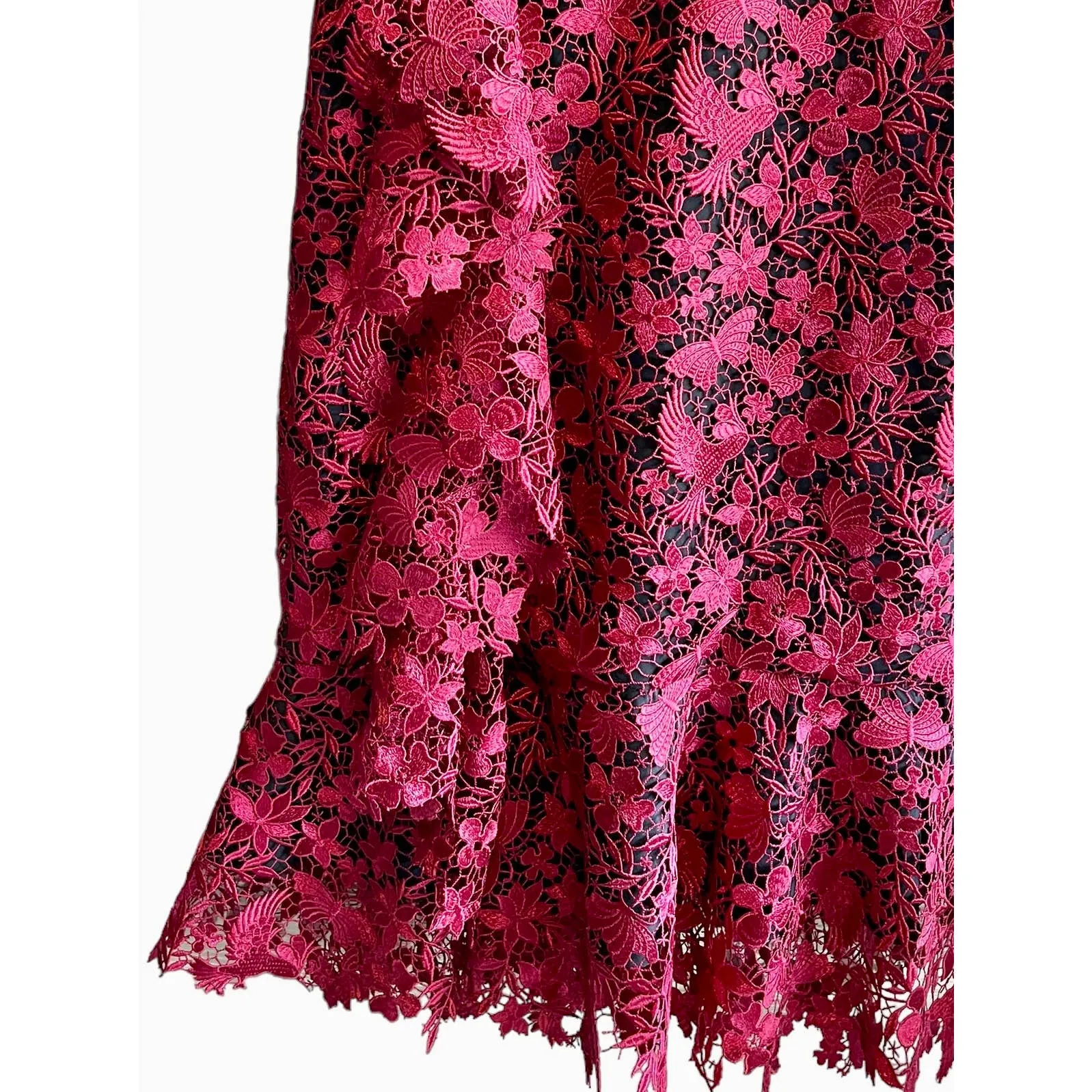 Alice   Olivia Katia Ruffled Lace Sheath Dress Size 4