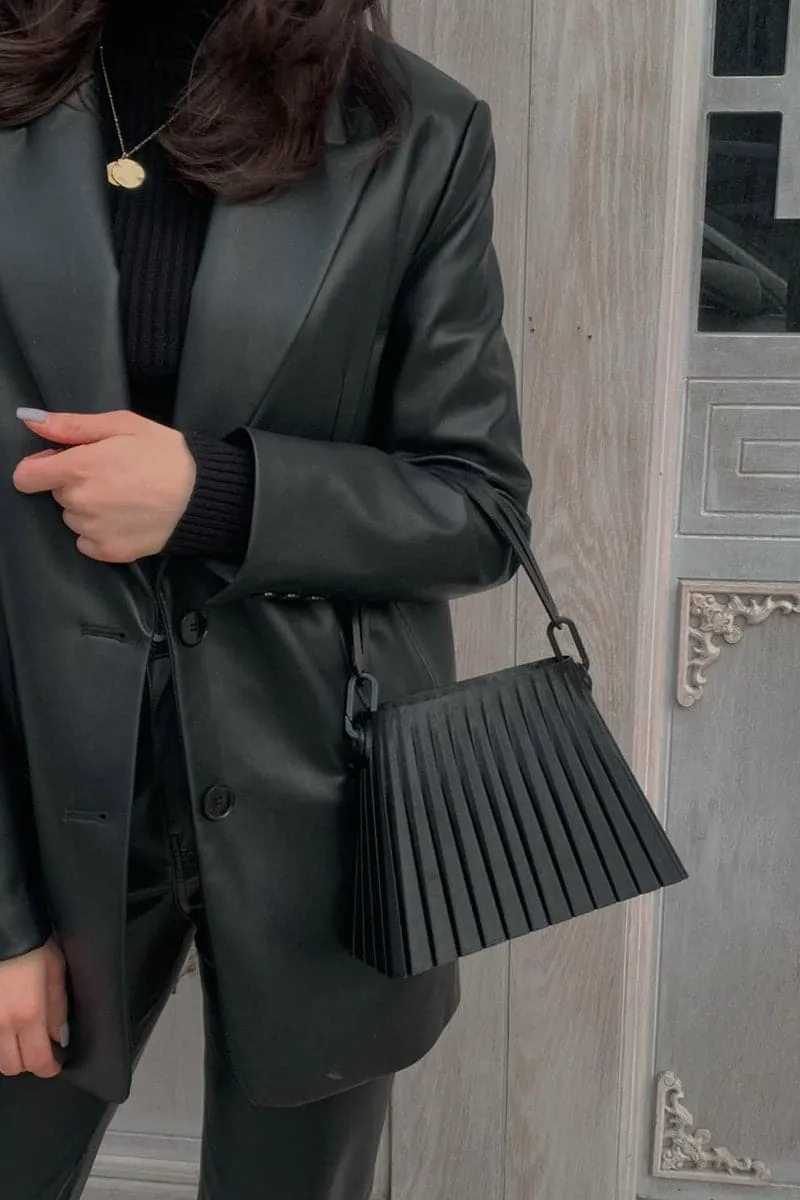 BLACK PLEATED TOP HANDLE BAG