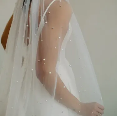 Soft Beaded Pearl Veil