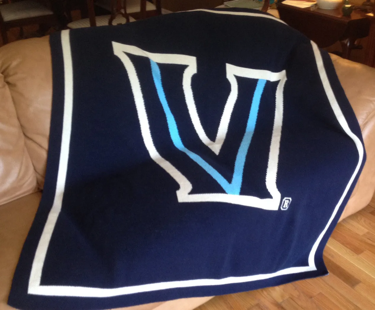 Villanova "V"  50" x 60" Navy